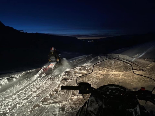  Excursión nocturna en moto de nieve 