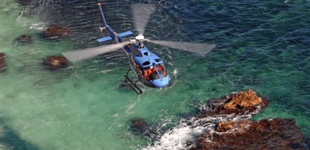  Vuelo en helicóptero sobre el Mediterráneo 