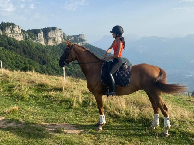  Pbaños a caballo por los paisajes saboyanos 
