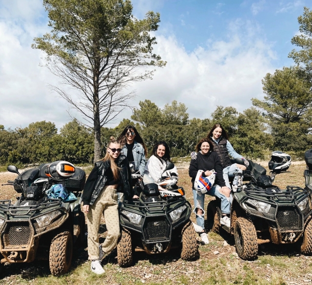  Ruta en cuatrimoto con amigos 