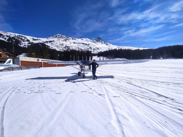 Avión listo para llevarle a volar