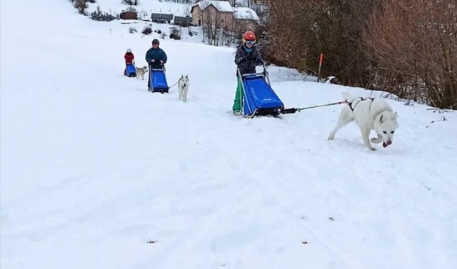  Manejar un equipo para niños en los Altos Alpes