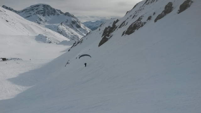  En medio de las cumbres nevadas 