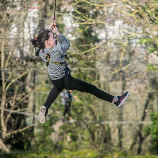  Tirolesa para niños 