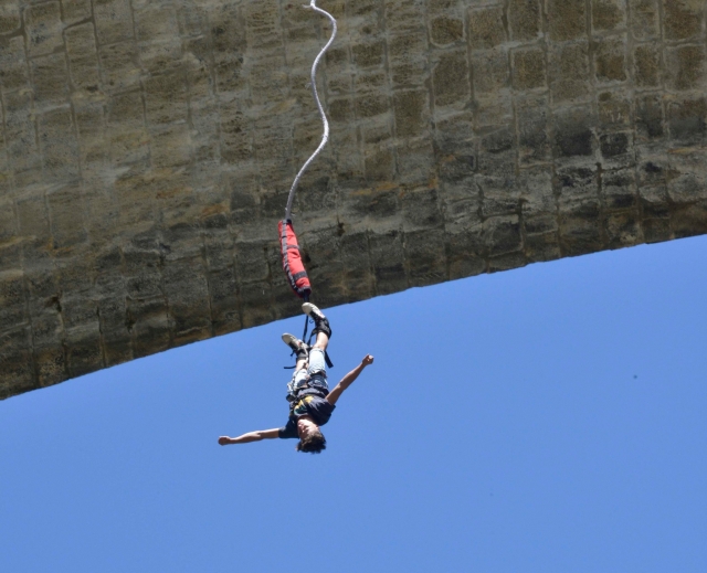 Adrenalina en su punto máximo duranle el bungee