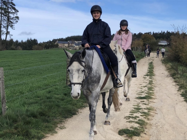  Pbaños a caballo por el campo 