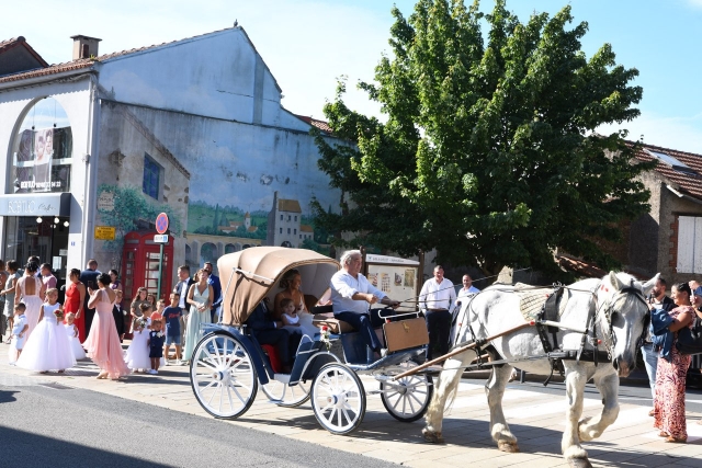  Celebración de boda con paseo en carruaje 