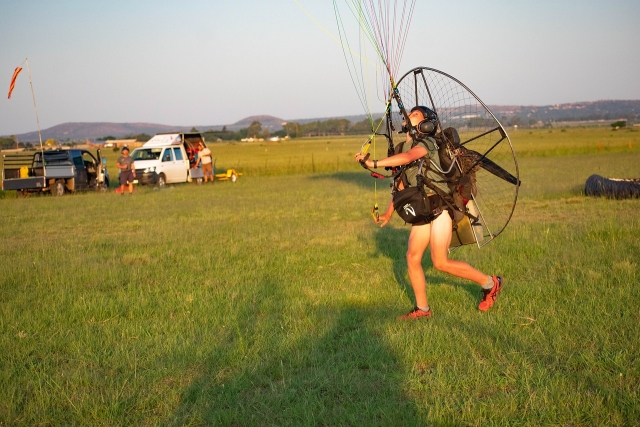  Aterrizaje del paramotor 