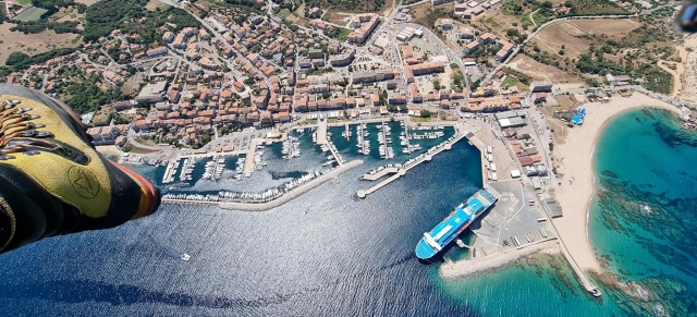 Vuelo sobre Propriano en paramotor