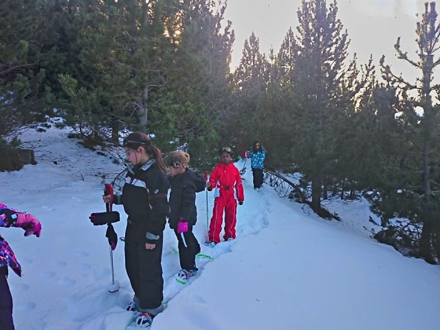  Ruta con raquetas de nieve para niños en el Pirineo 