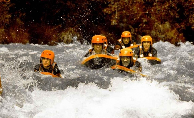 Todos juntos haciendo hidrospeed