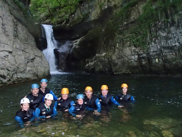  Barranquismo en grupo en el Jura 