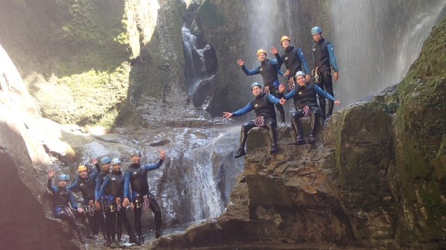  Barranquismo deportivo con amigos 