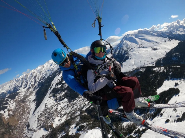 Vuelo en parapenle en invierno en La Clusaz 