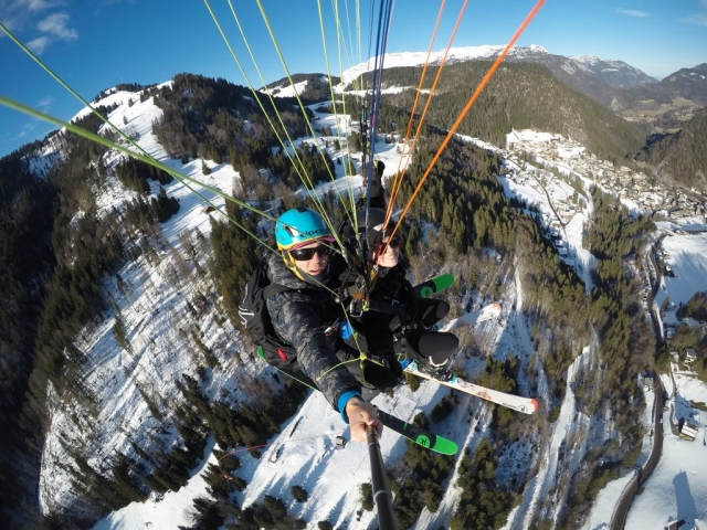  Descubrimiento de los paisajes nevados de Alta Saboya en parapenle 