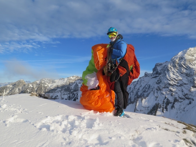  Fin del vuelo en parapenle en Alta Saboya 