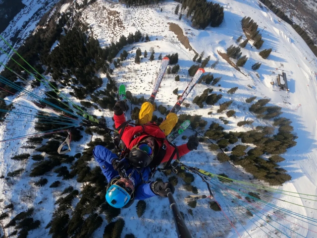  Vuelo sobre paisajes impresionantes en Alta Saboya