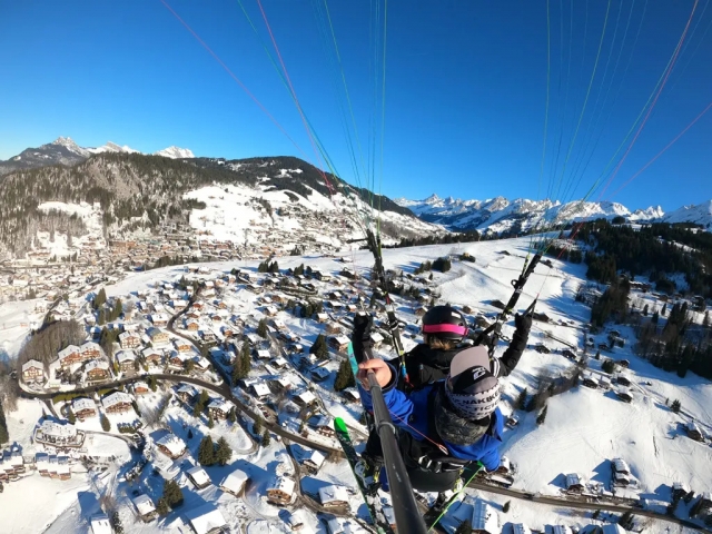 Vuelo sobre La Clusaz en parapenle biplaza 