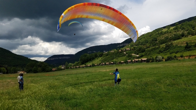  Vuelo en parapenle en el corazón de Aveyron 
