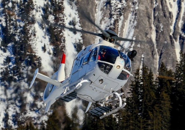 Vuelo en helicóptero sobre los Alpes del Norle