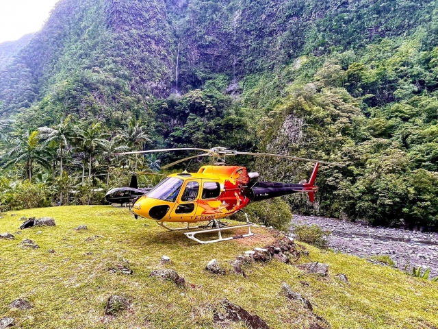  Helicóptero en el corazón de los Circos de La Reunión