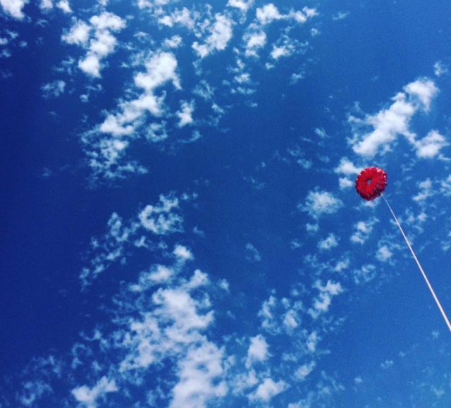  Parasailing en pleno vuelo en el cielo de Córcega 