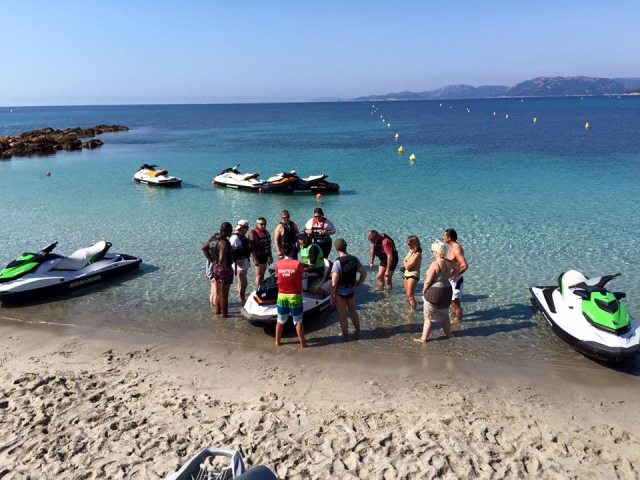  Briefing antes del paseo en jet ski en Córcega 