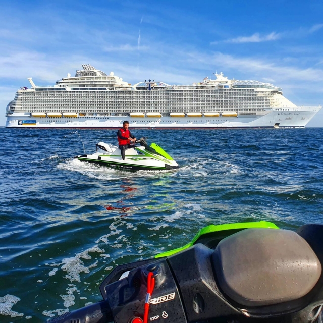  Jet ski monoplaza en la Costa de Jade 