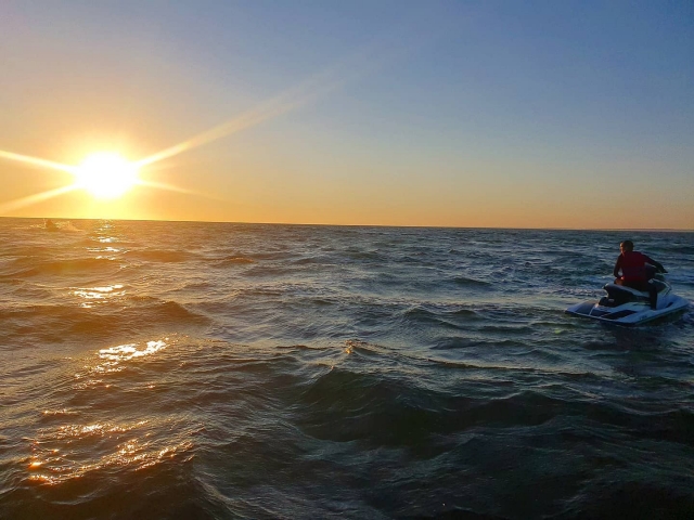  Paseo en jet ski al atardecer 