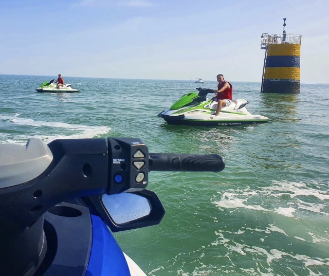  Momento de relax en jet ski 