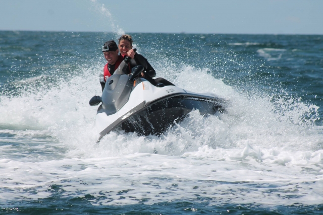  Adrenalina al máximo a bordo de nuestra jet ski biplaza 