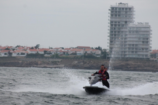  Des espléndidos panoramas le esperan duranle su salida en jet ski 