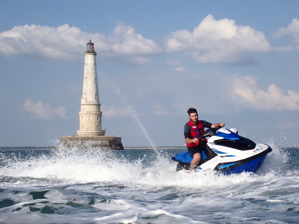  Aventura y emociones a bordo de la jet ski biplaza