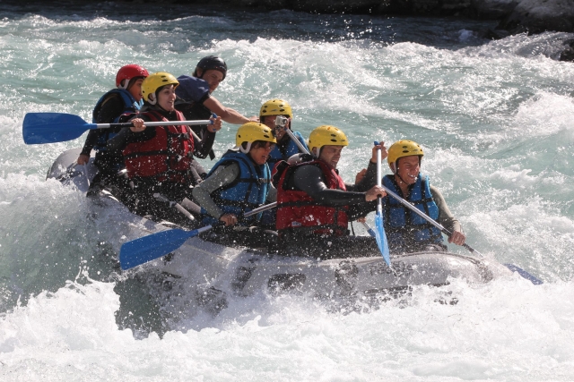 Actividad de rafting en el corazón de los Alpes de Alta Provenza 