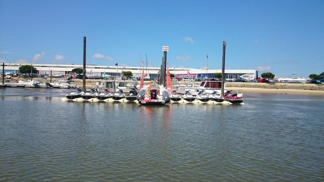  Puerto de barcos