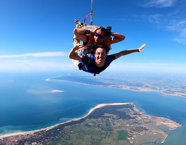 Gran descarga de adrenalina en tándem en Gironda 