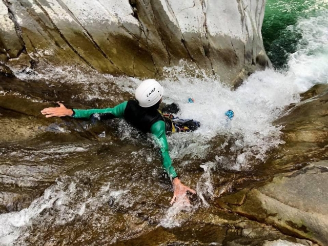  Descarga de adrenalina en barranquismo 