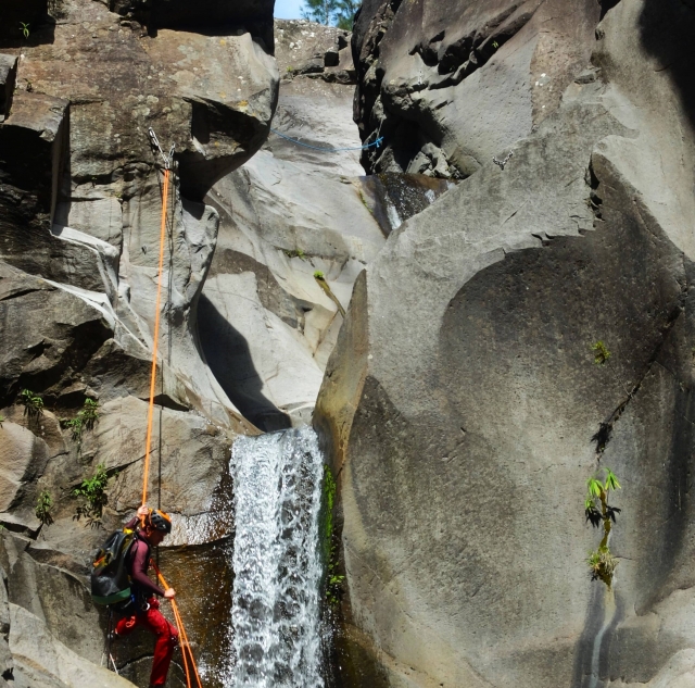  Sensaciones de rápel en Reunión 