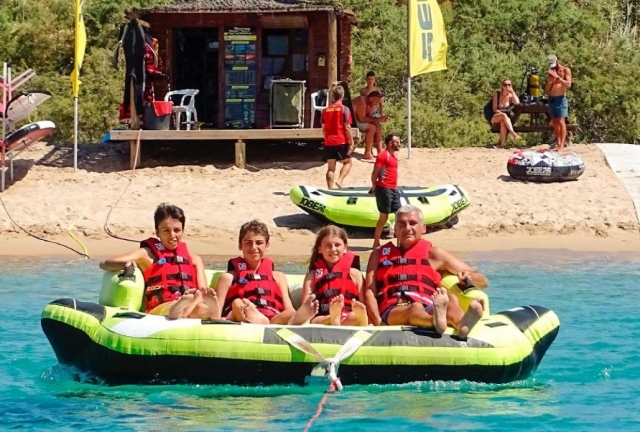 Boya remolcada en familia o con amigos