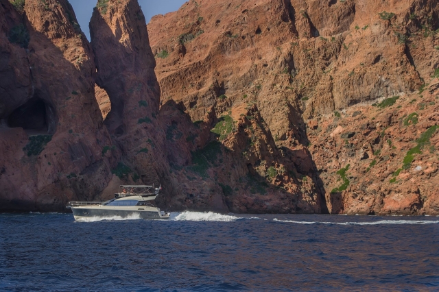  Descubrimiento de la Reservación de Scandola en barco 