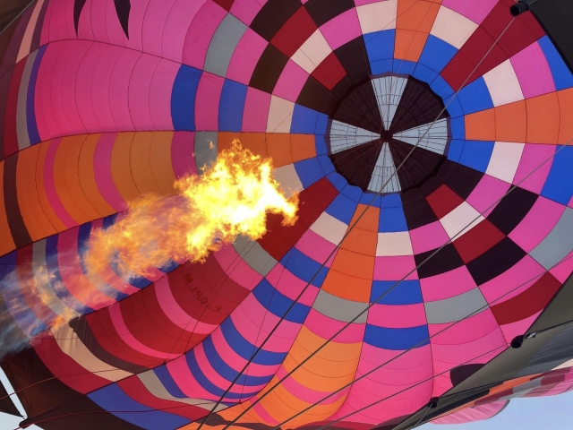  Globo aerostático en vuelo en el Tarn