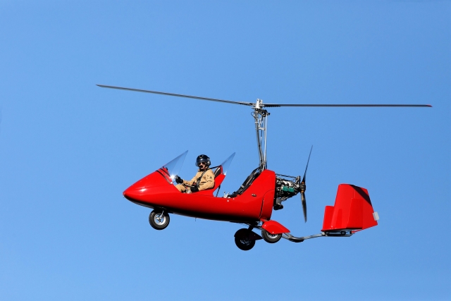  Autogiro en pleno vuelo