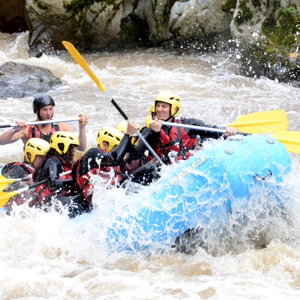  Instructor apasionado que te acompaña durante su aventura 