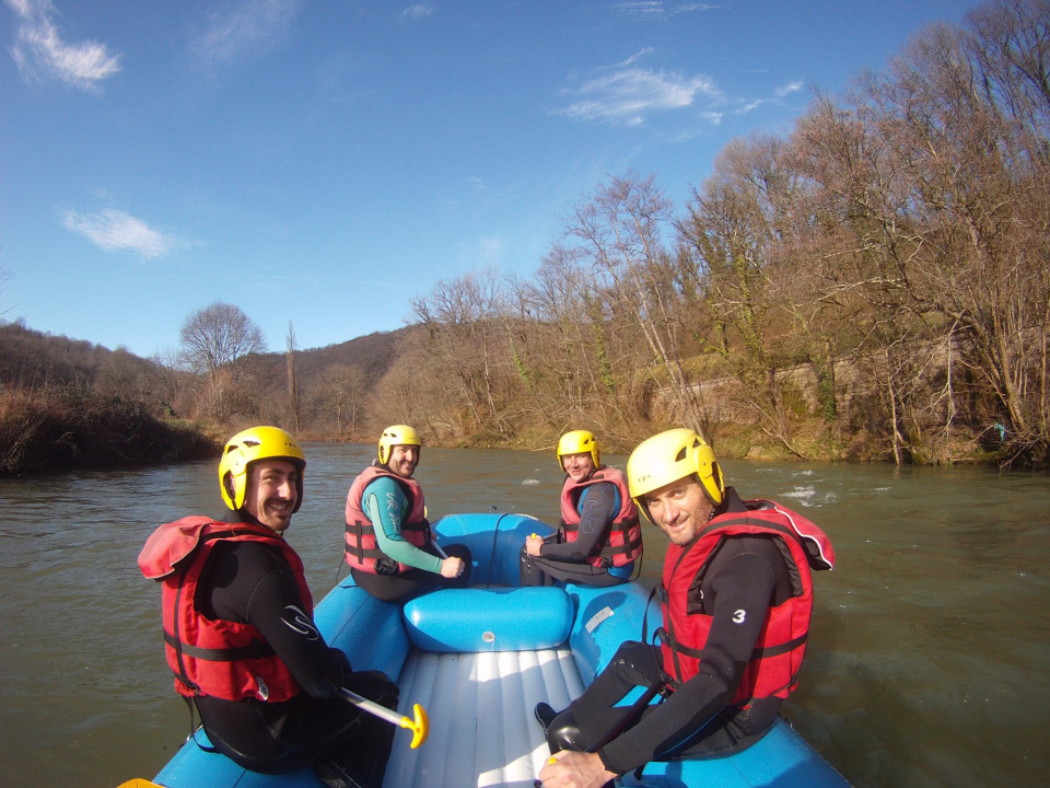 Fabuloso viaje de rafting en el Nive 