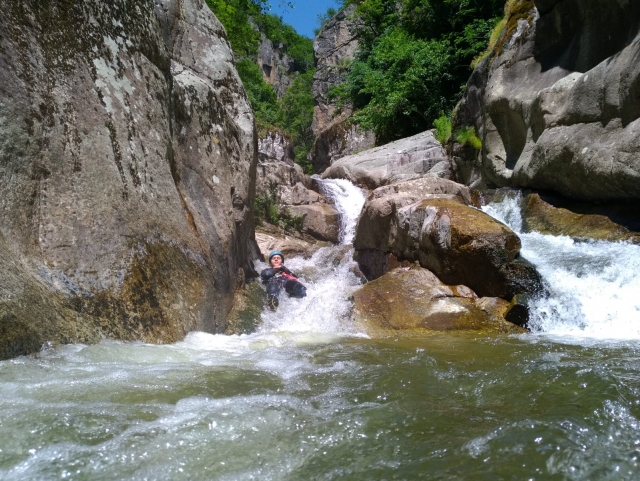  Deslizarse por el tobogán natural 