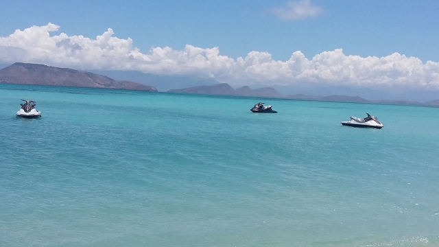  Navega por las aguas turquesas de Alta Córcega 