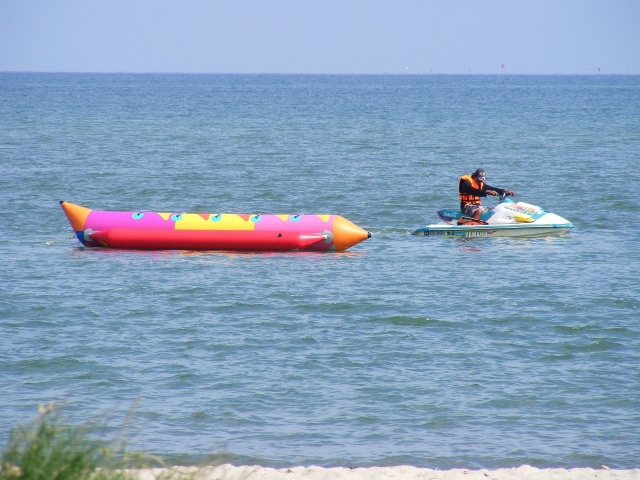  Instructor preparándose para remolcar una jet ski 