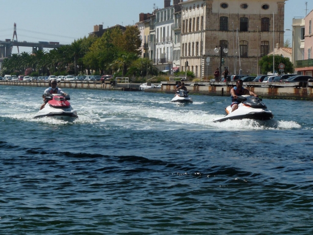  Excursión en jet ski gracias a nuestro renta duranle todo el día 