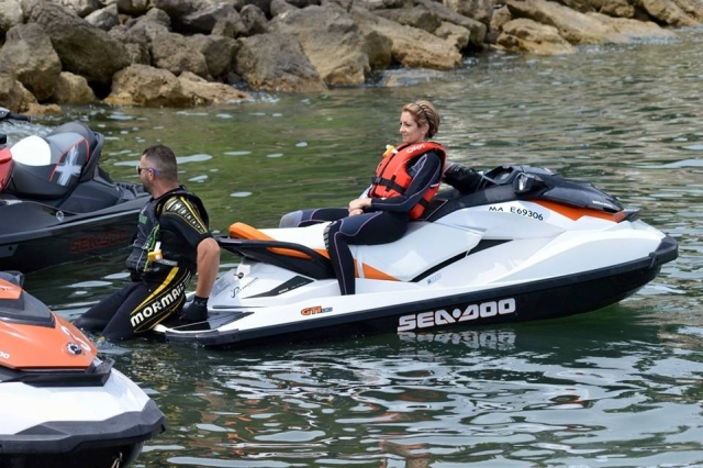  Descanso duranle el debriefing tras el paseo en jet ski.