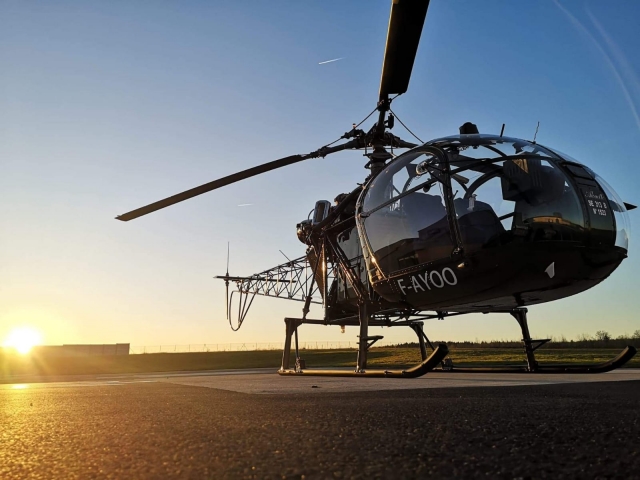 Nuestro helicóptero Robinson 22 le espera 